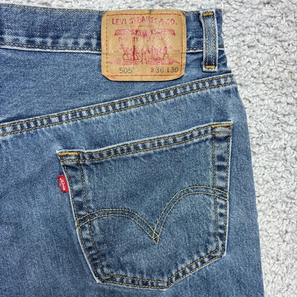 Levis Jeans Mens 36 x 30 505 Regular Baggy Relaxed Casual Work Utility Cotton - Picture 4 of 6